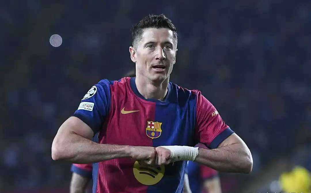 飙升至, 尽管阿尔瓦, 不会与他续